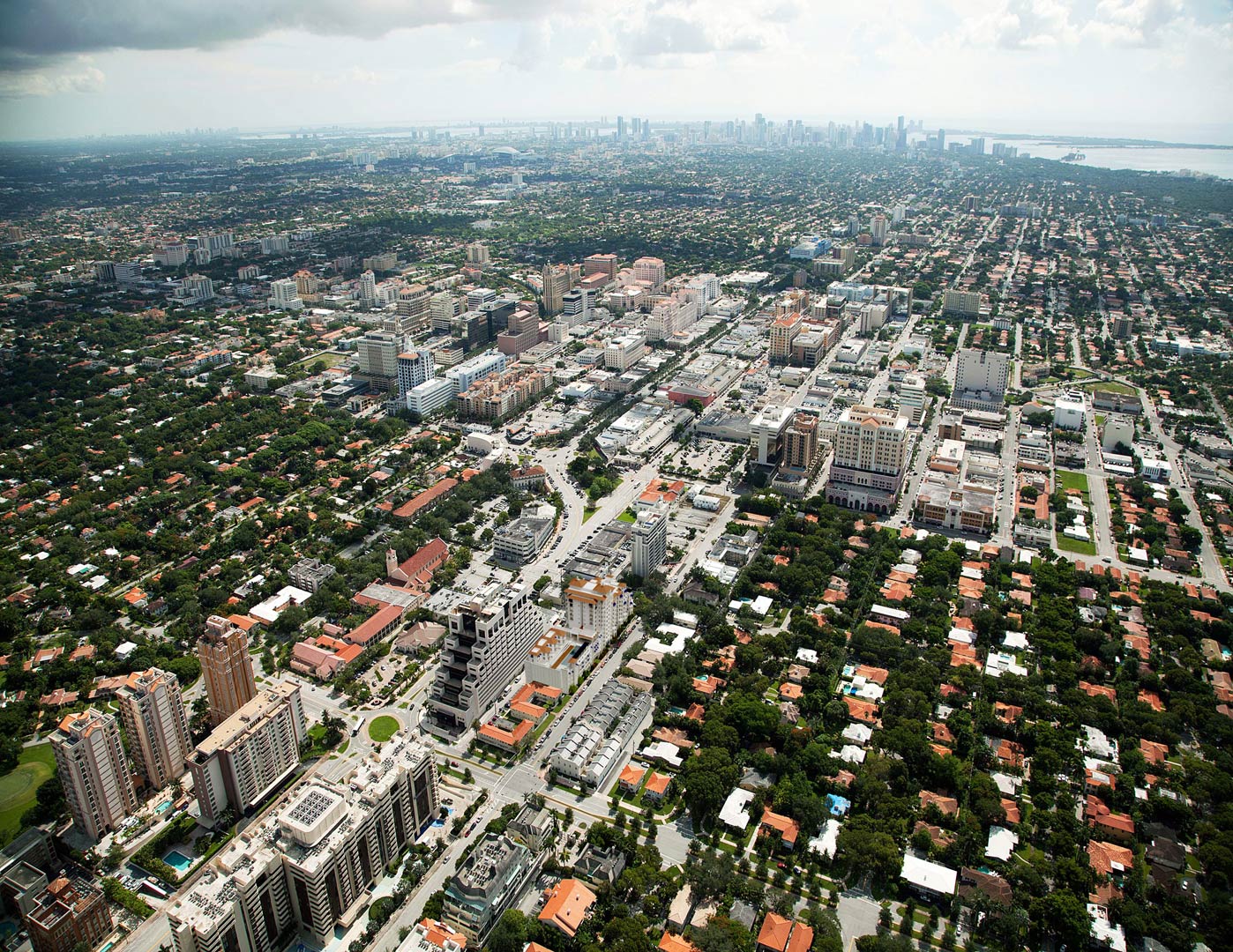 Insértiond'ensemble résidentiel à Miami - Image aérienne